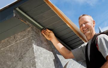 soffit installation Low Green